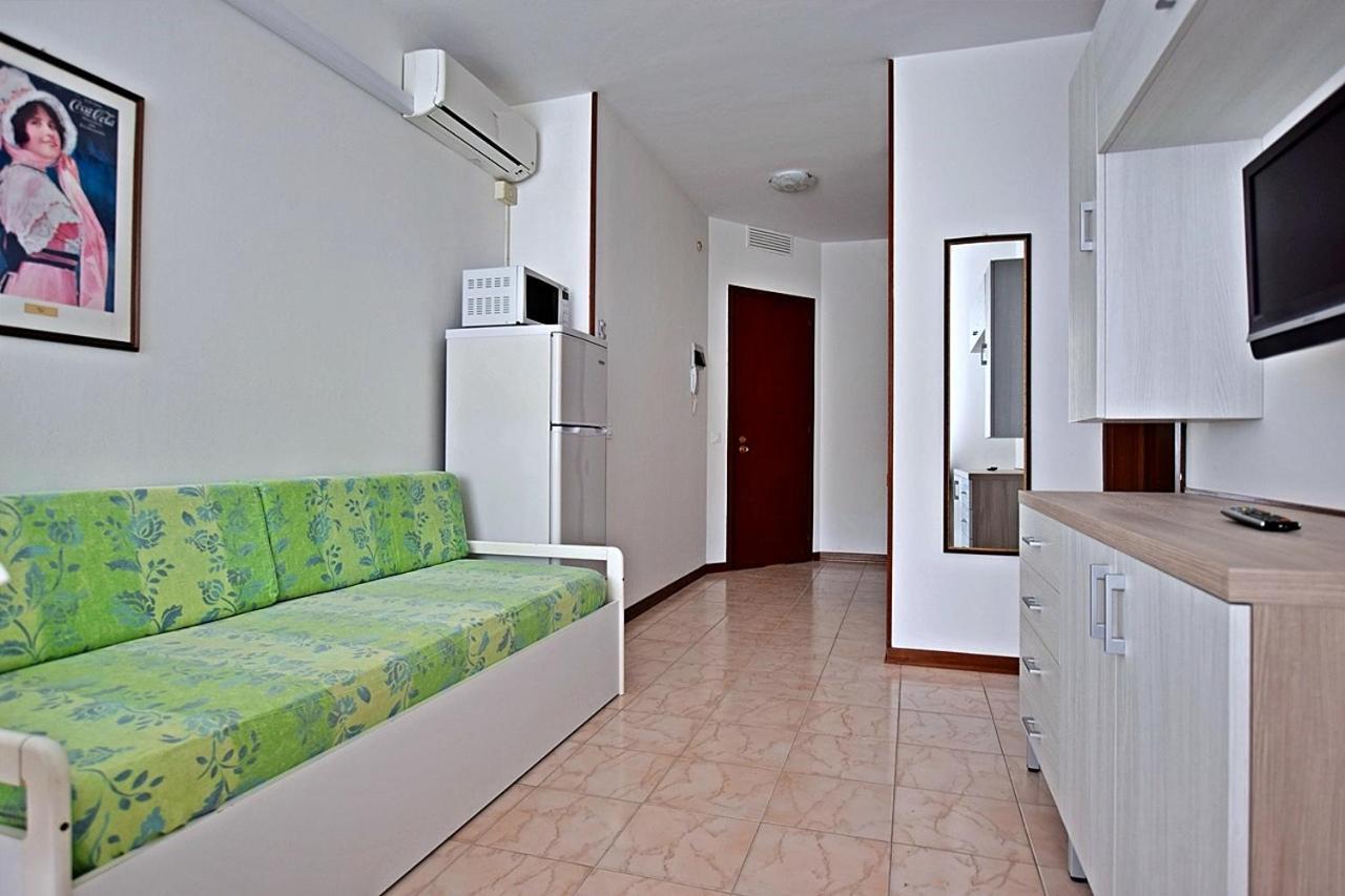 Condominio Luna 1 Lignano Sabbiadoro Exterior foto